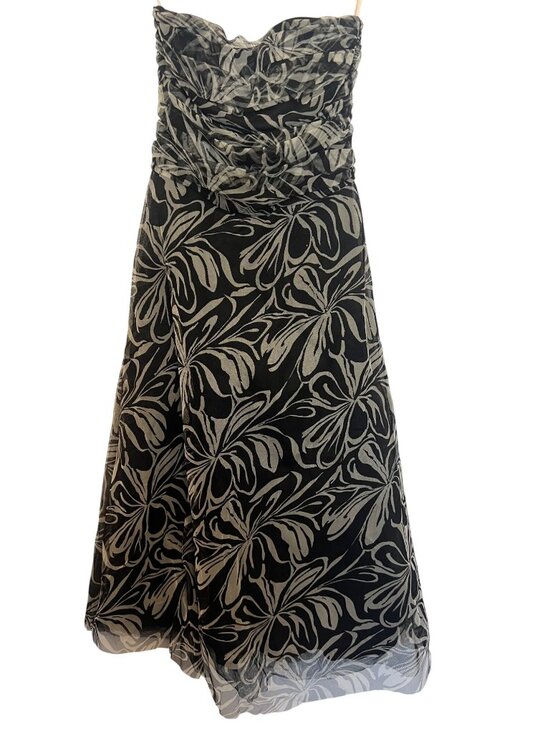 BCBG Max Azria Dresses & Skirts - BCBG Max Azria Black & Gray Floral Strapless Dress Size 6 Polyester Made In USA